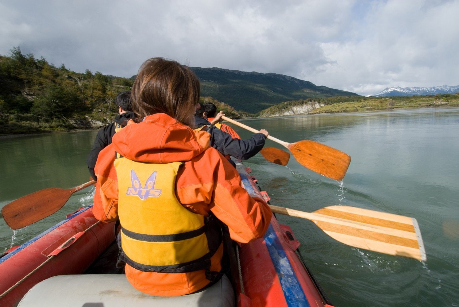 kayaking lago roca tierra del fuego national park